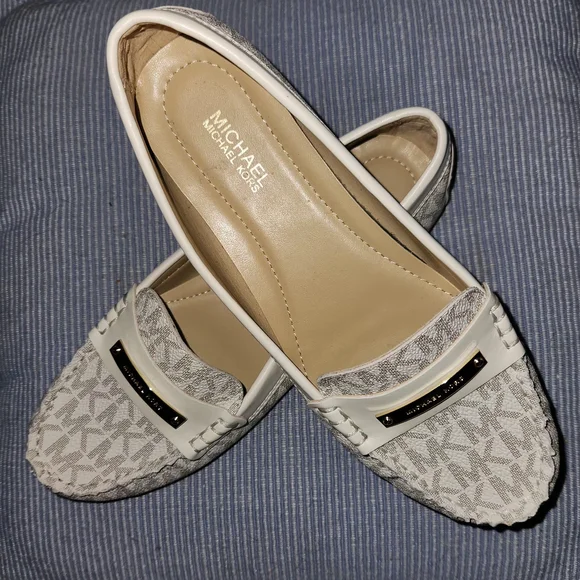 Michael Kors Cream and Gray Flats with Classic Comfort Size 5.5m - Picture 5 of 9